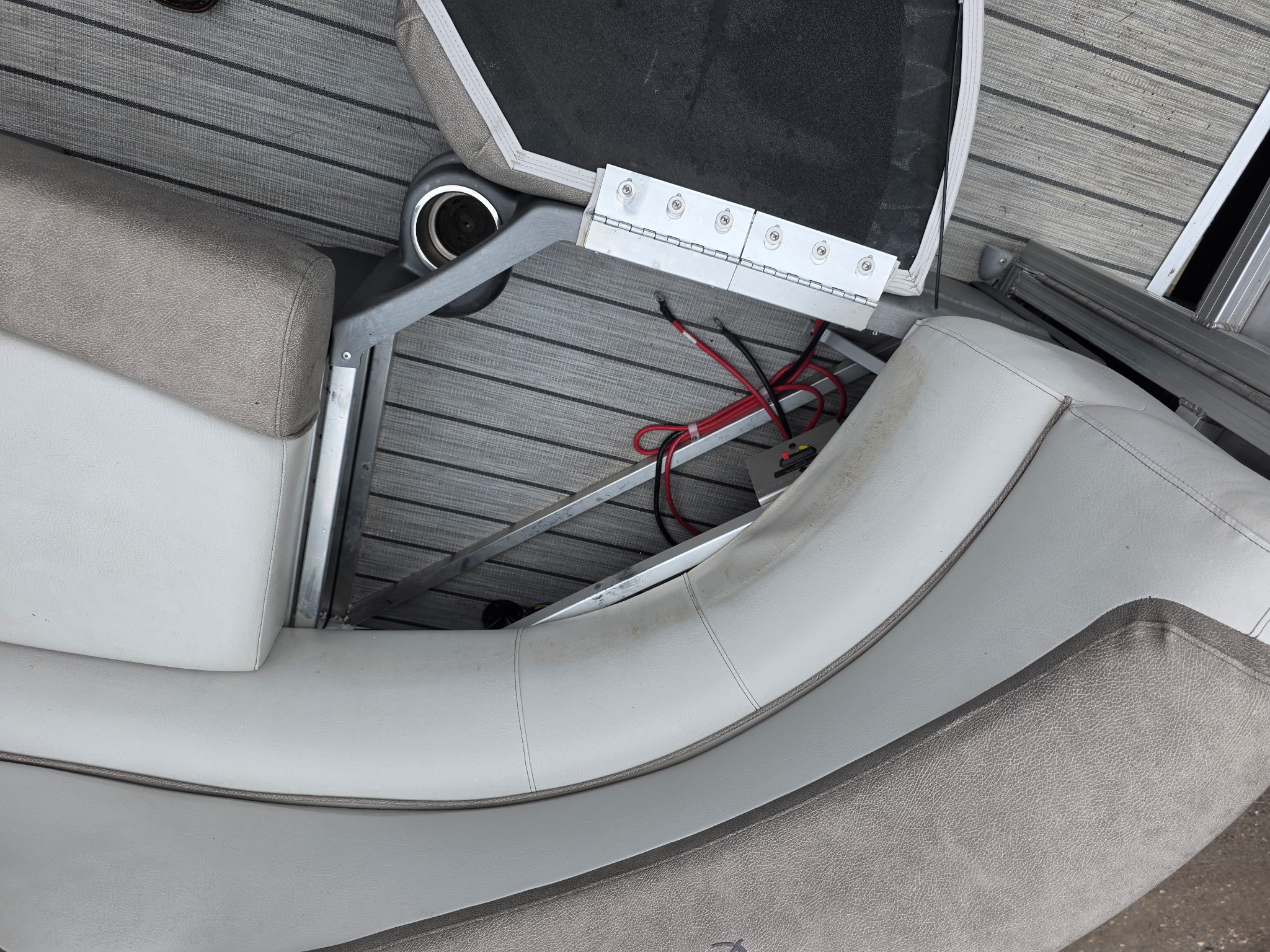 Used 2019 Avalon 2385 Catalina Rear Fish