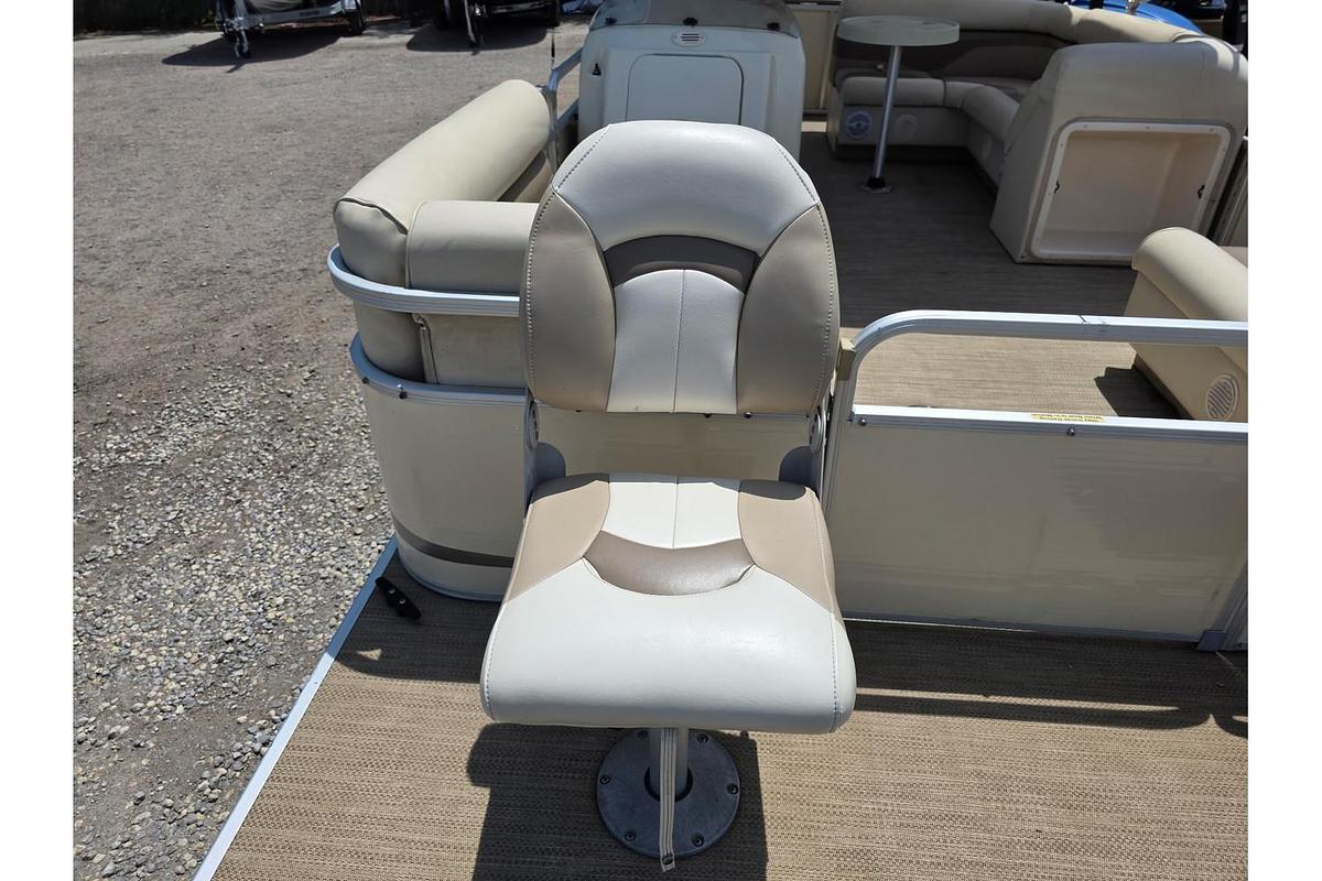 Used 2005 Godfrey Sweetwater 2286 Tuscany Cruise & Fish