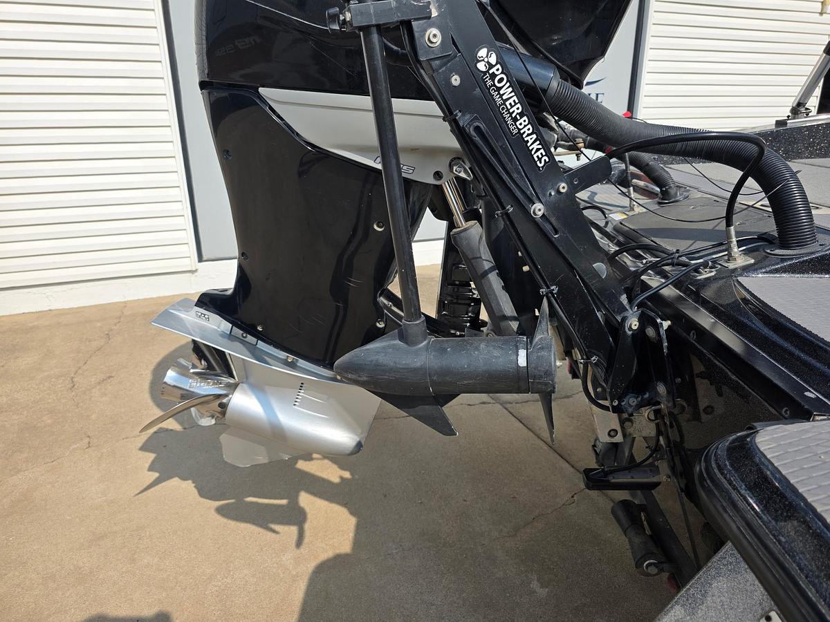 Used 2023 Caymas DV 22