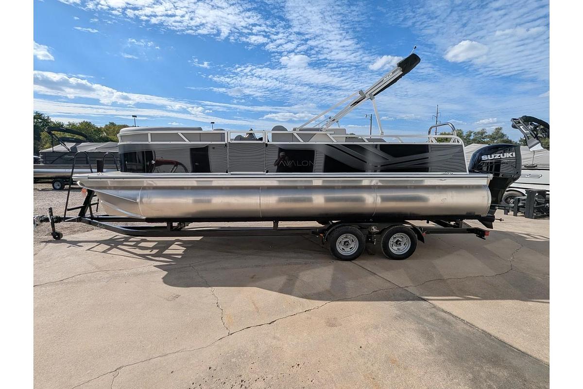 2026 Avalon 2385 Venture 85 Versatile Rear Bench