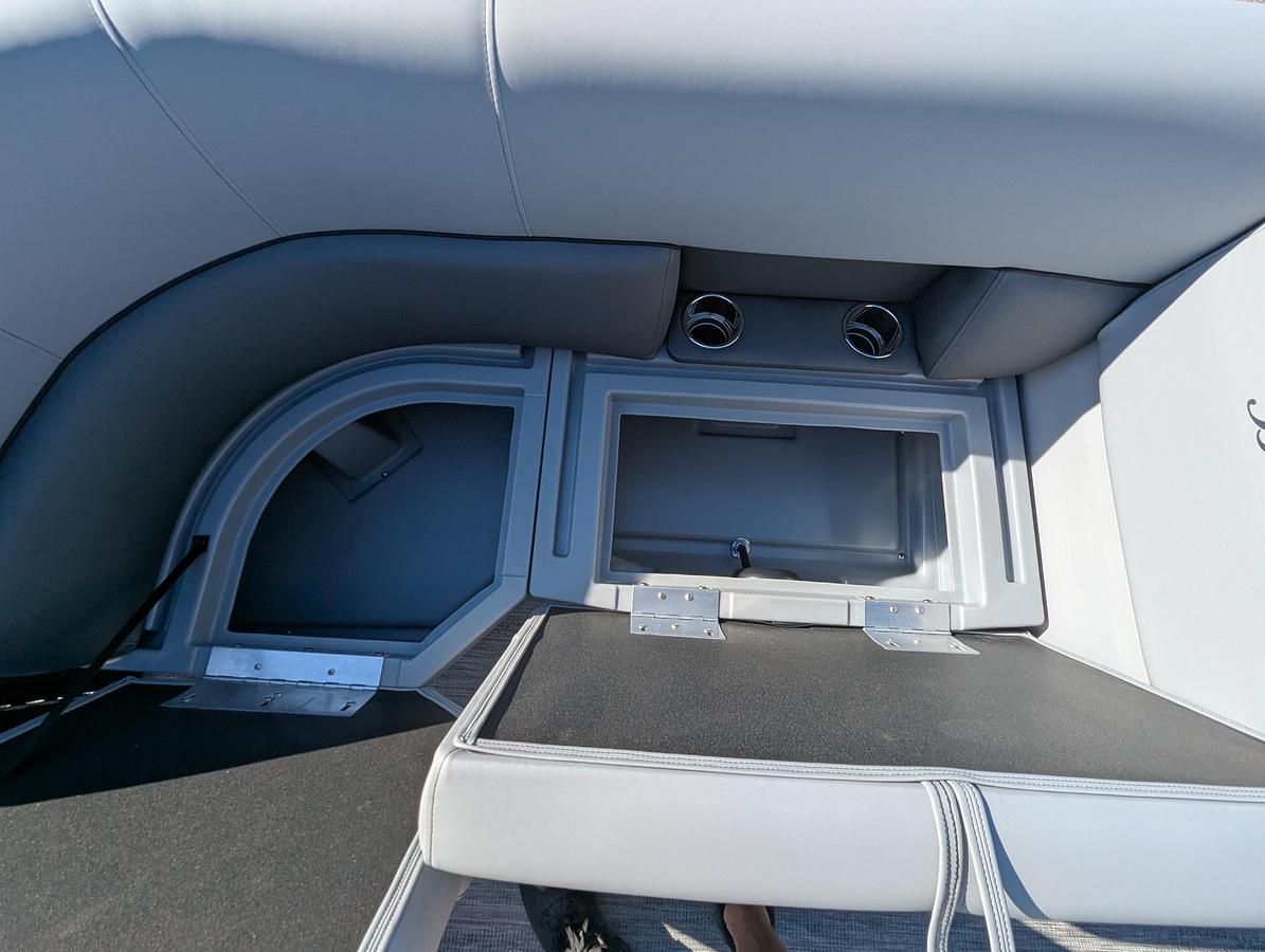 2027 Bentley Pontoons Bolt 223