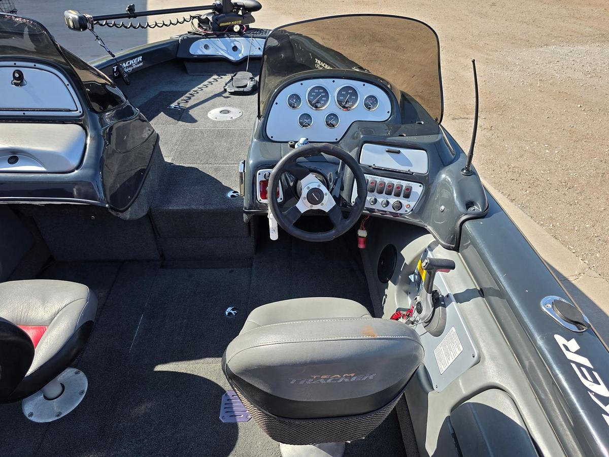 Used 2007 Tracker Tundra 18