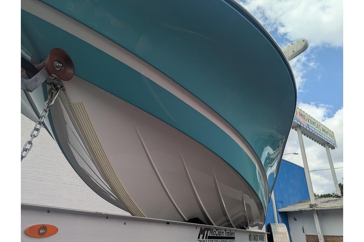 Used 2018 Epic Boats 22 Bay