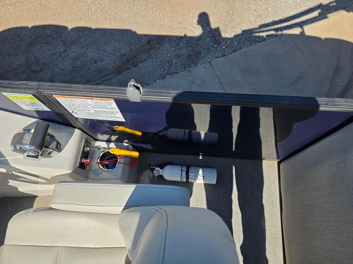 Used 2021 Starcraft SLS 3 Tritoon