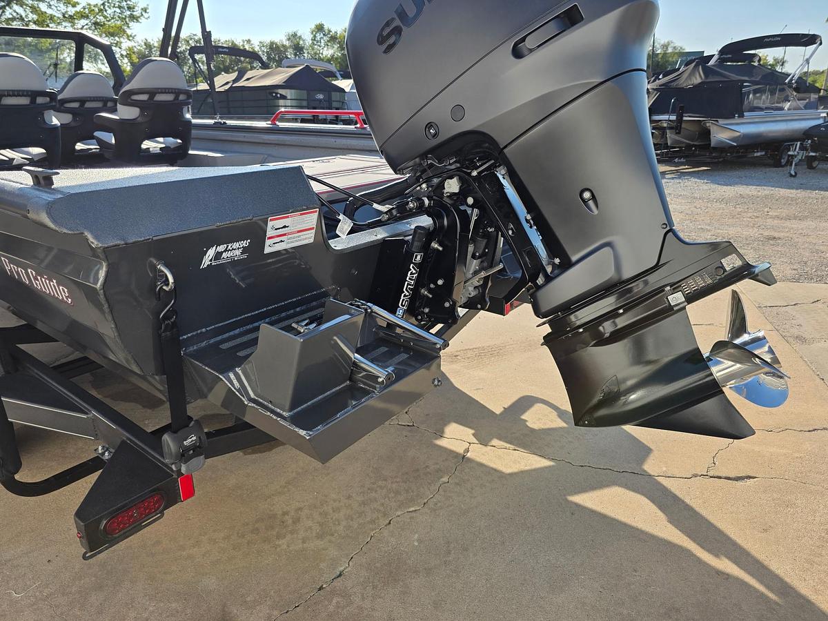 2027 SeaArk Proguide