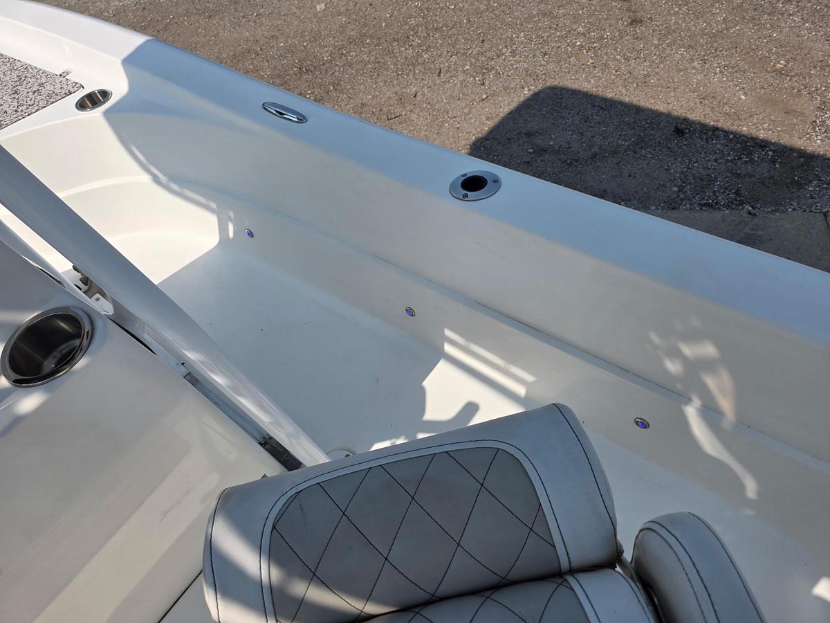 Used 2019 Epic Boats 22 Bay