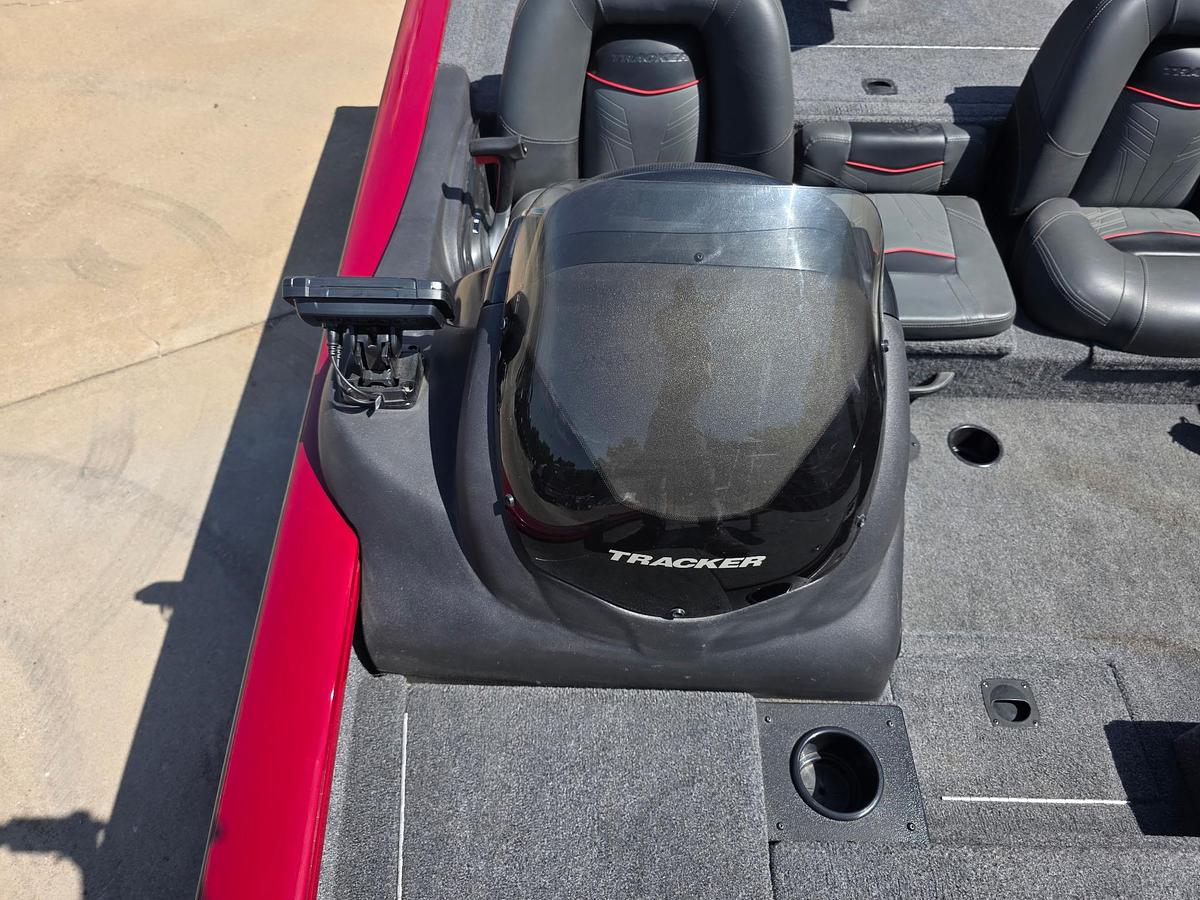 Used 2024 Bass Tracker Pro Team 175