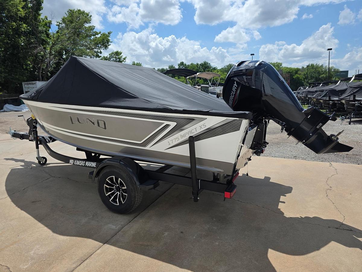 2027 Lund 1775 Impact XS Sport