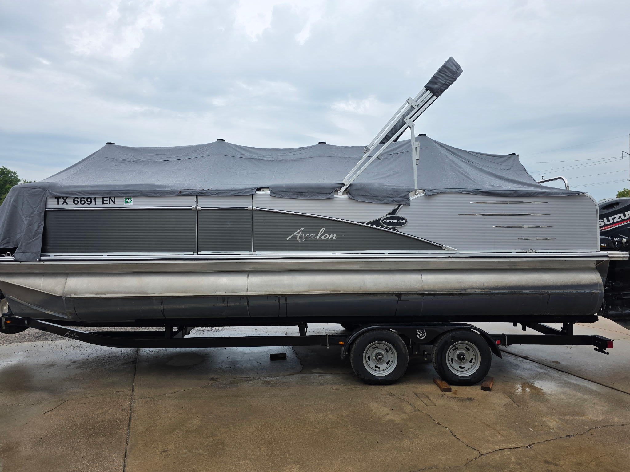 Used 2019 Avalon 2385 Catalina Rear Fish