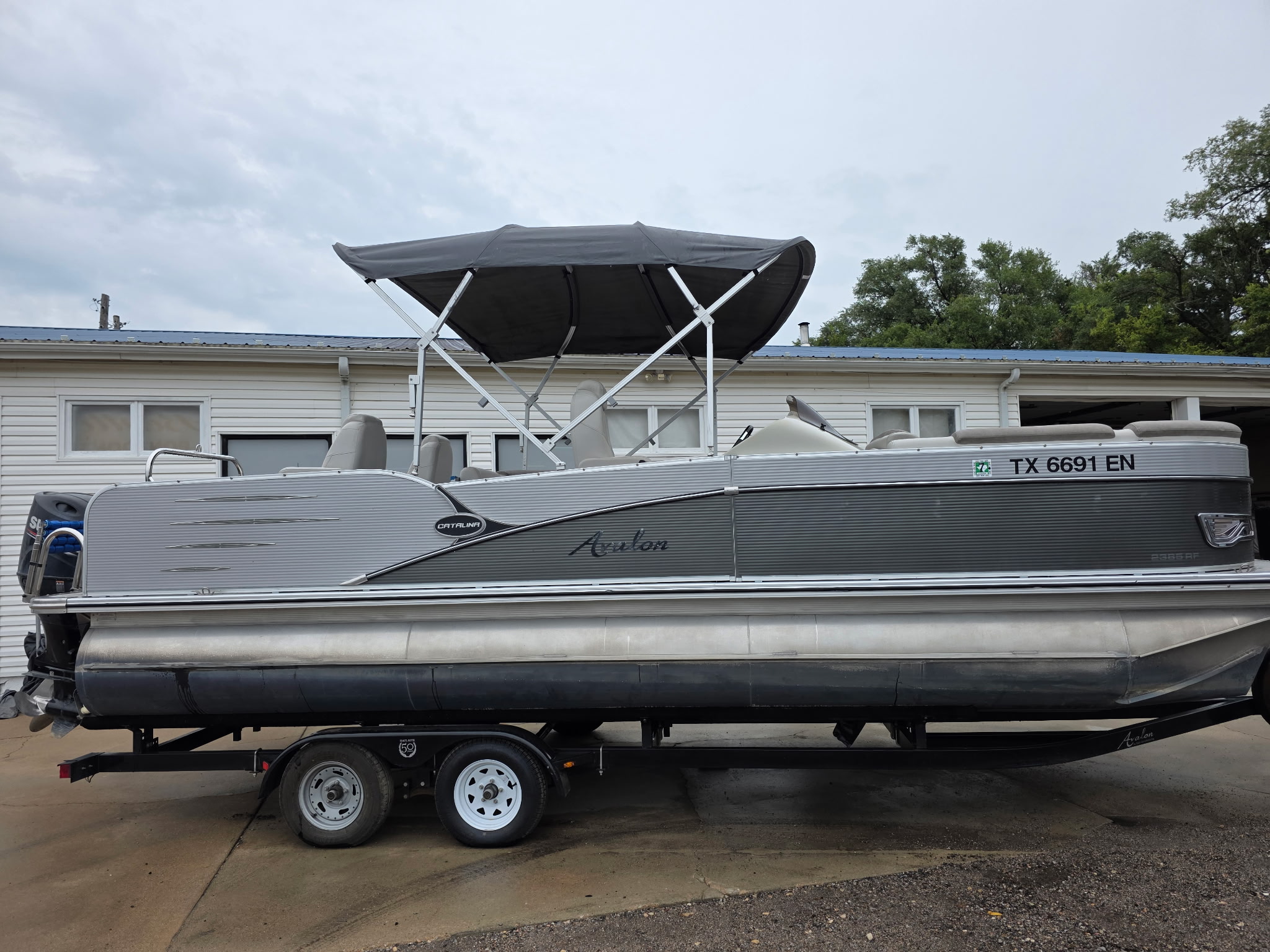 Used 2019 Avalon 2385 Catalina Rear Fish