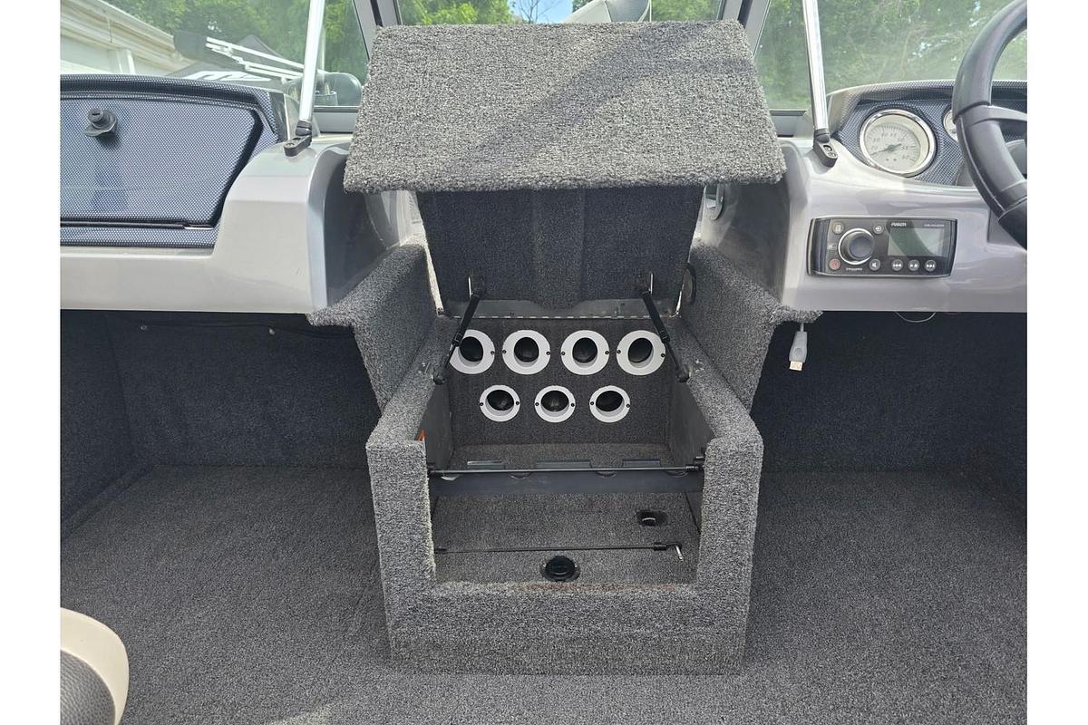 Used 2014 Lowe Fishing Machine 17