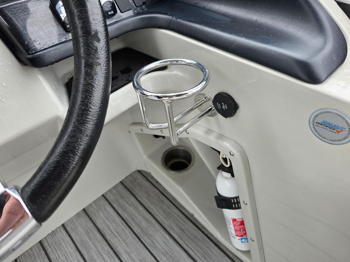 Used 2019 Avalon 2385 Catalina Rear Fish