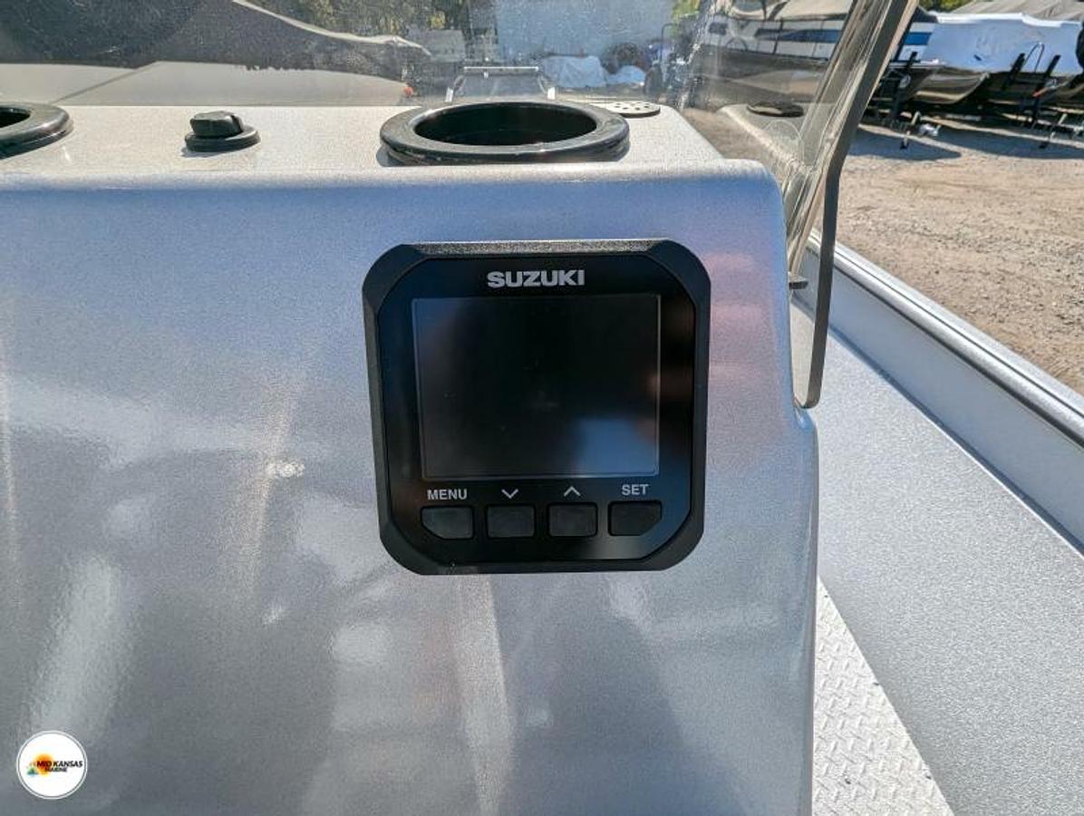 2025 SeaArk Phantom 24XV CC