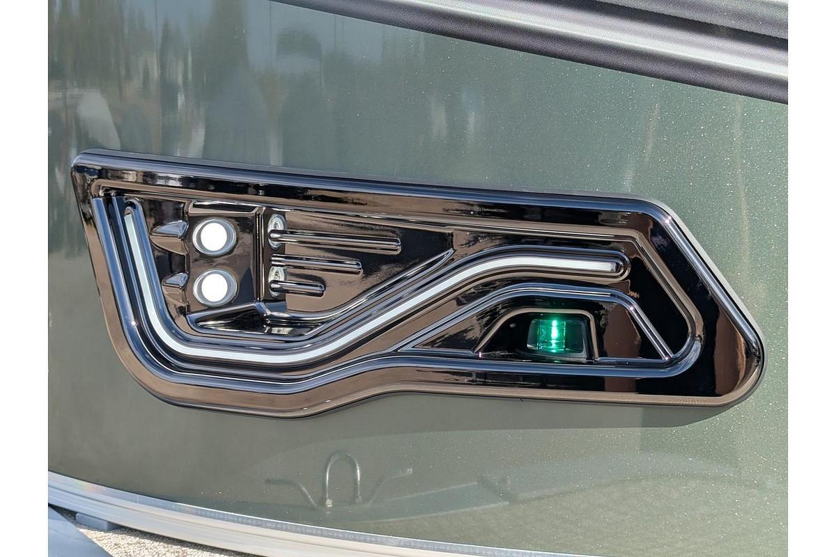 2026 Avalon 2385 LSZ Rear Fish