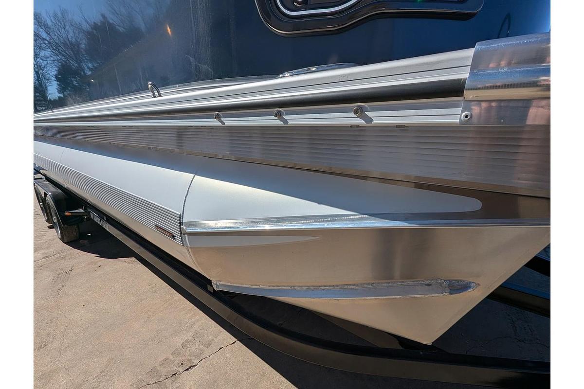 2026 Avalon 2385 LSZ Elite Windshield