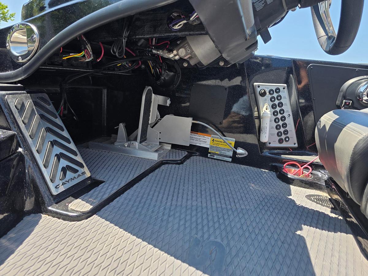 Used 2022 Caymas CX 20