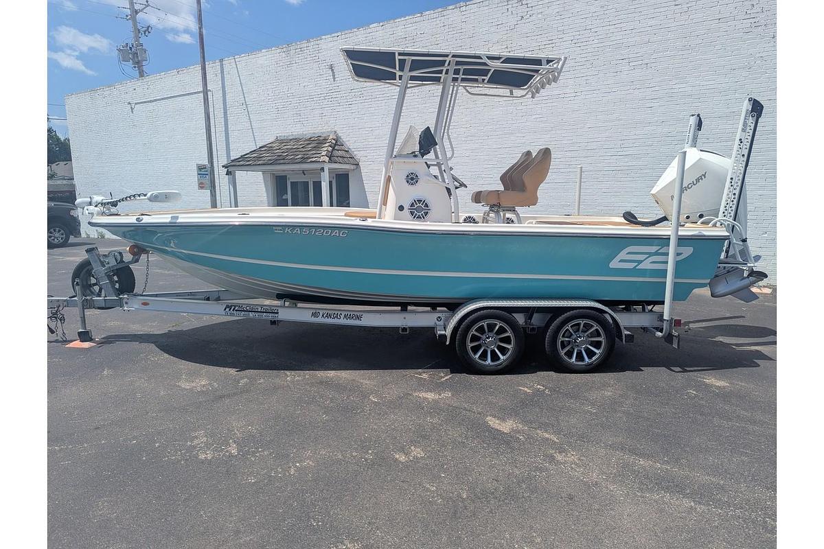Used 2018 Epic Boats 22 Bay