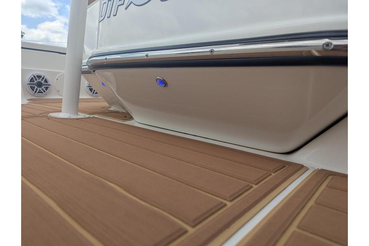 Used 2018 Epic Boats 22 Bay