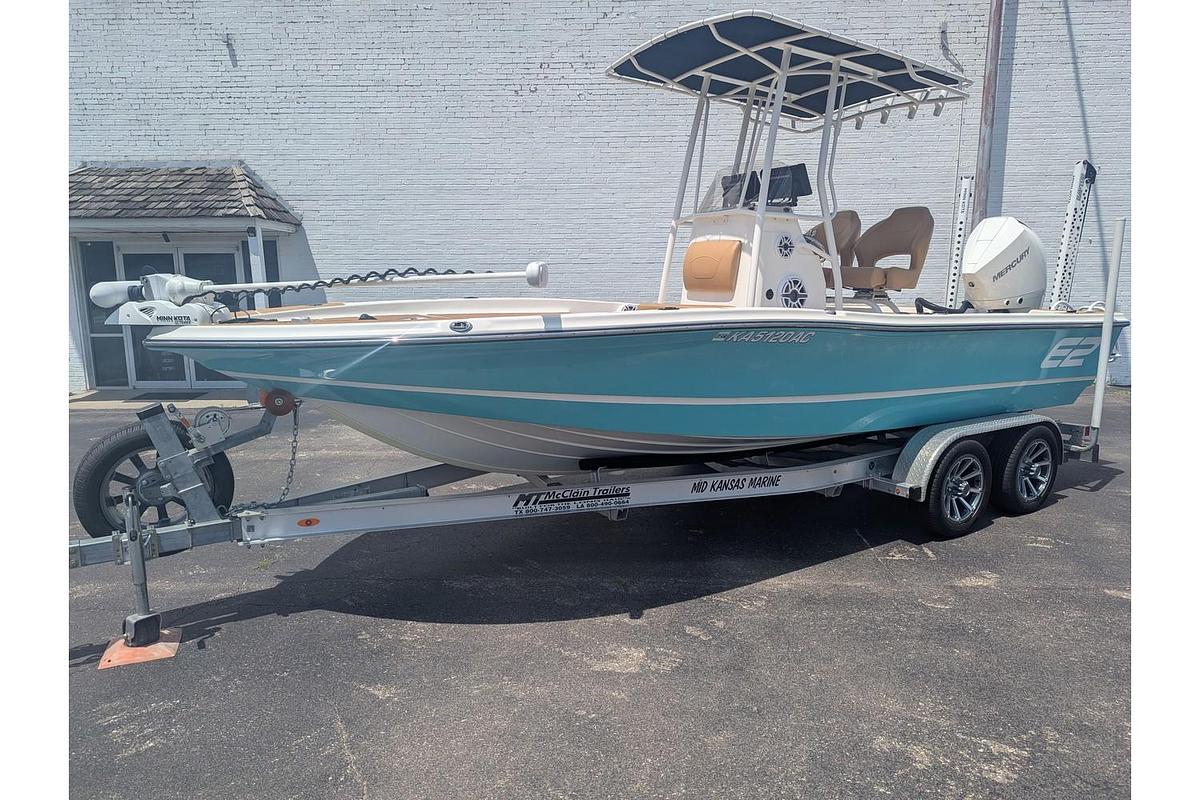 Used 2018 Epic Boats 22 Bay