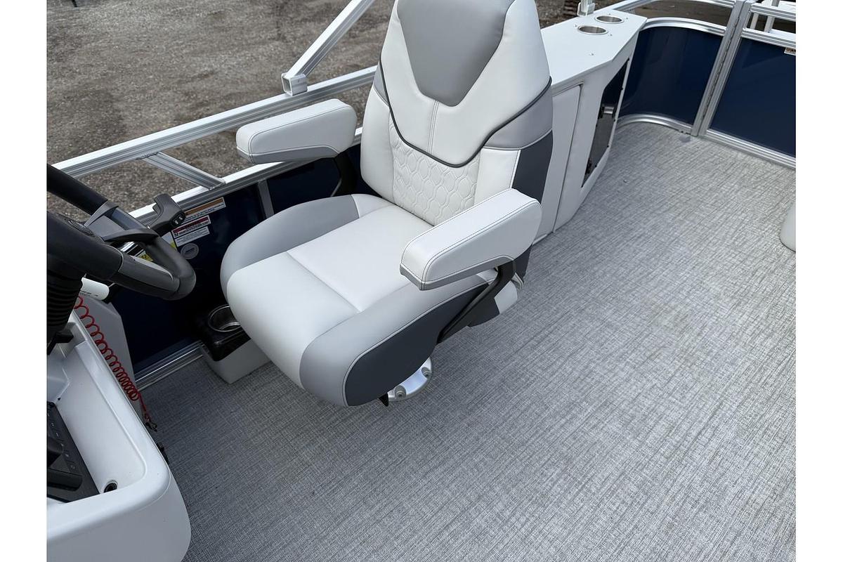 2026 Avalon 2385 Venture 85 Cruise Rear Bench