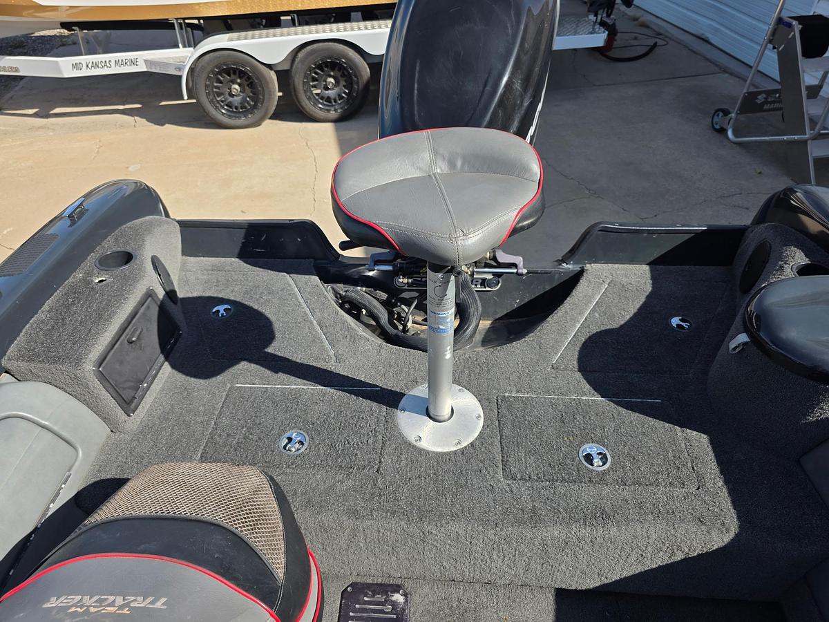Used 2007 Tracker Tundra 18