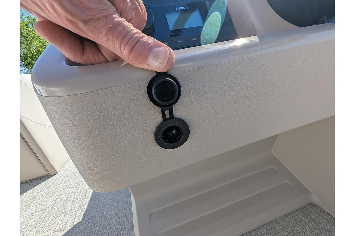 2026 Avalon 2175 Venture Cruise Rear Bench