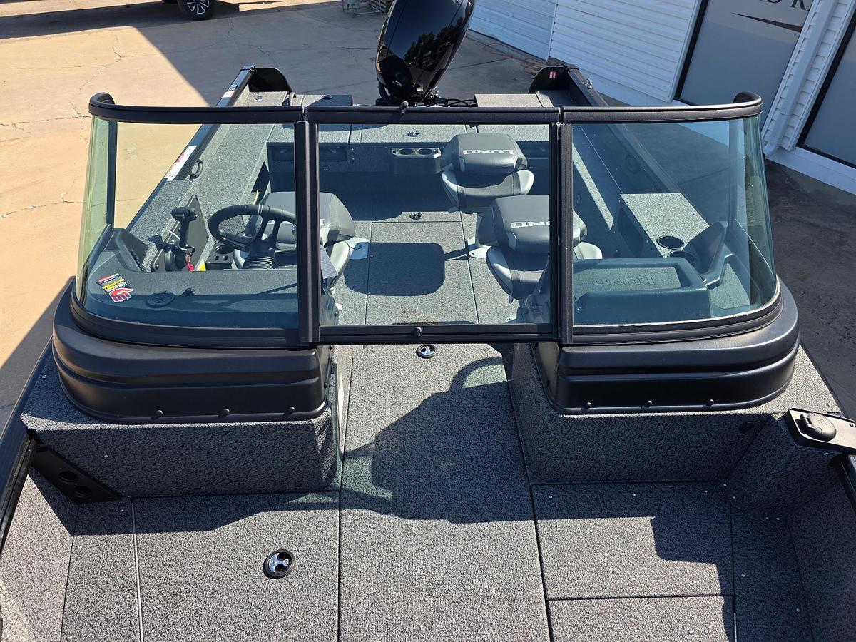 2027 Lund 1875 Impact XS Sport