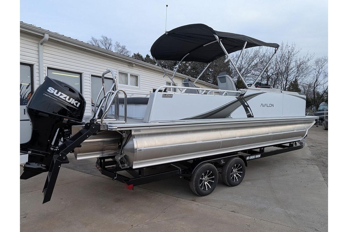 2026 Avalon 2385 LSZ Versatile Rear Bench