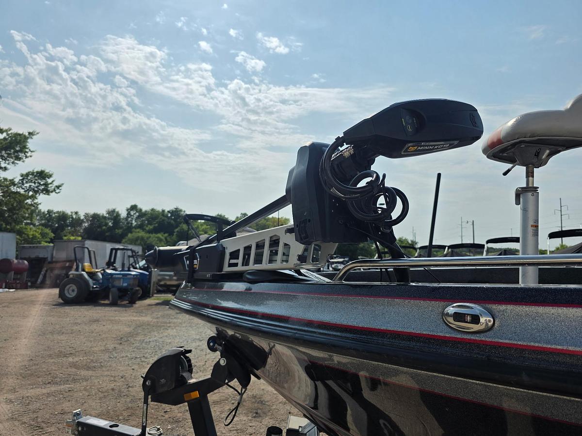 Used 2023 Caymas DV 22