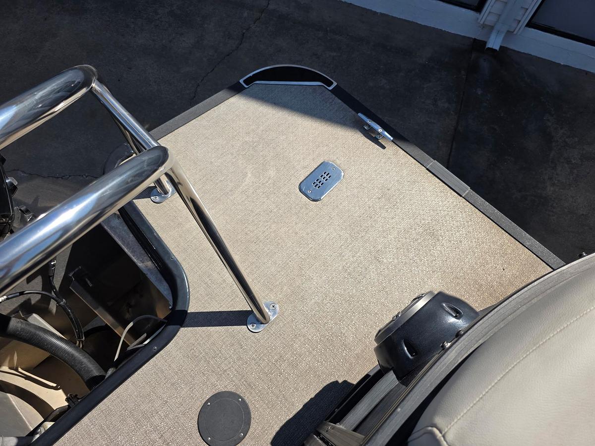 Used 2021 Starcraft SLS 3 Tritoon