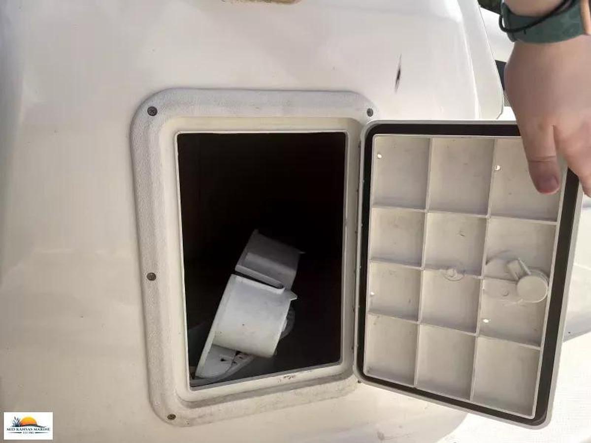 Used 2010 Hurricane Sundeck Sport 188 OB