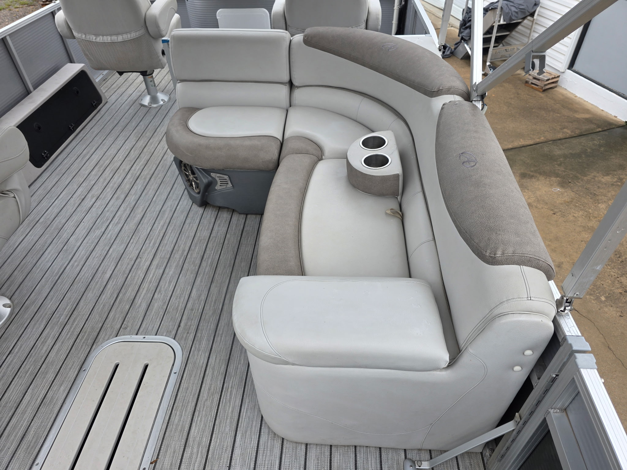 Used 2019 Avalon 2385 Catalina Rear Fish