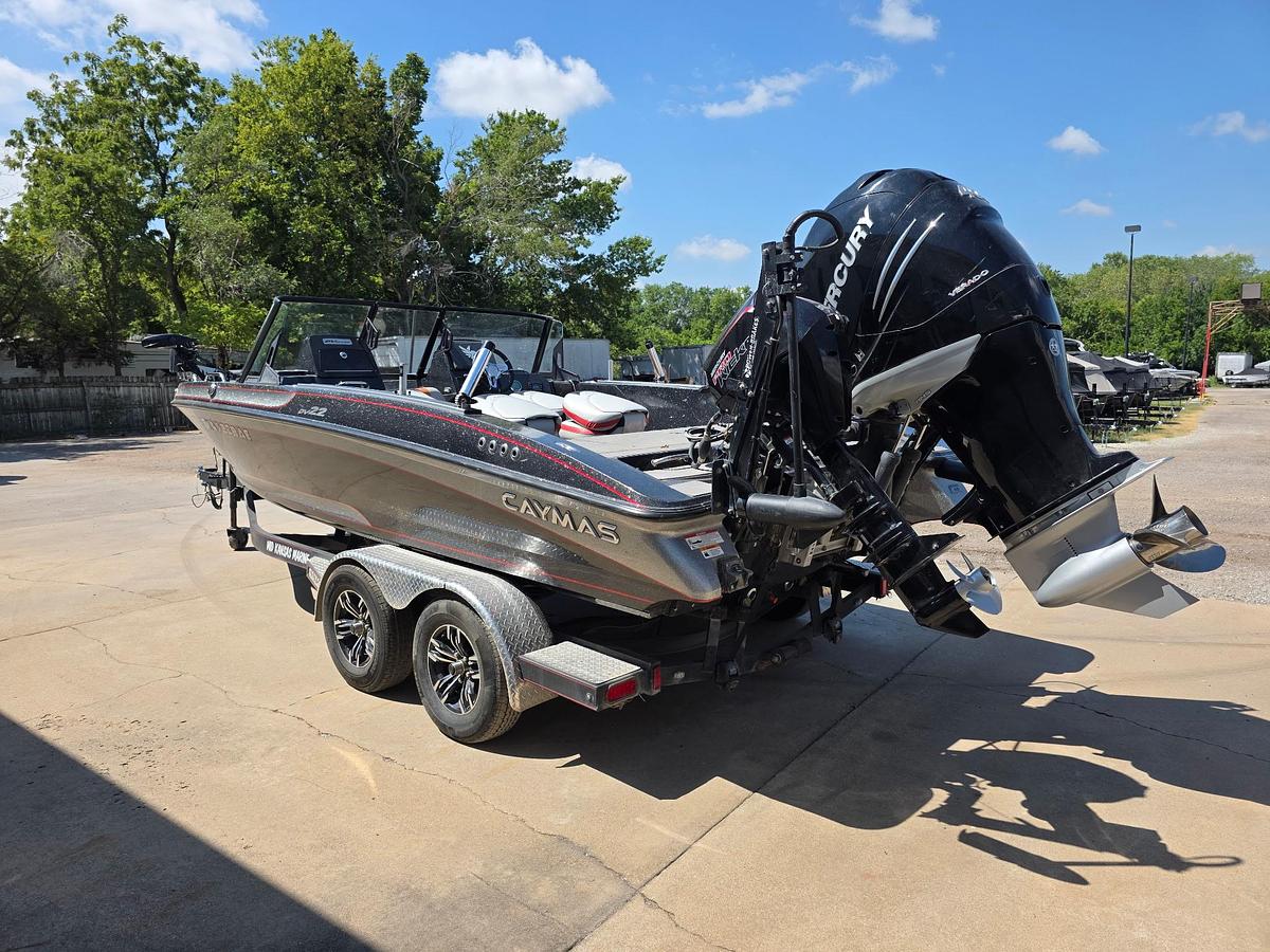 Used 2023 Caymas DV 22