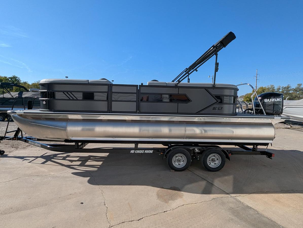 2027 Bentley Pontoons Bolt 223