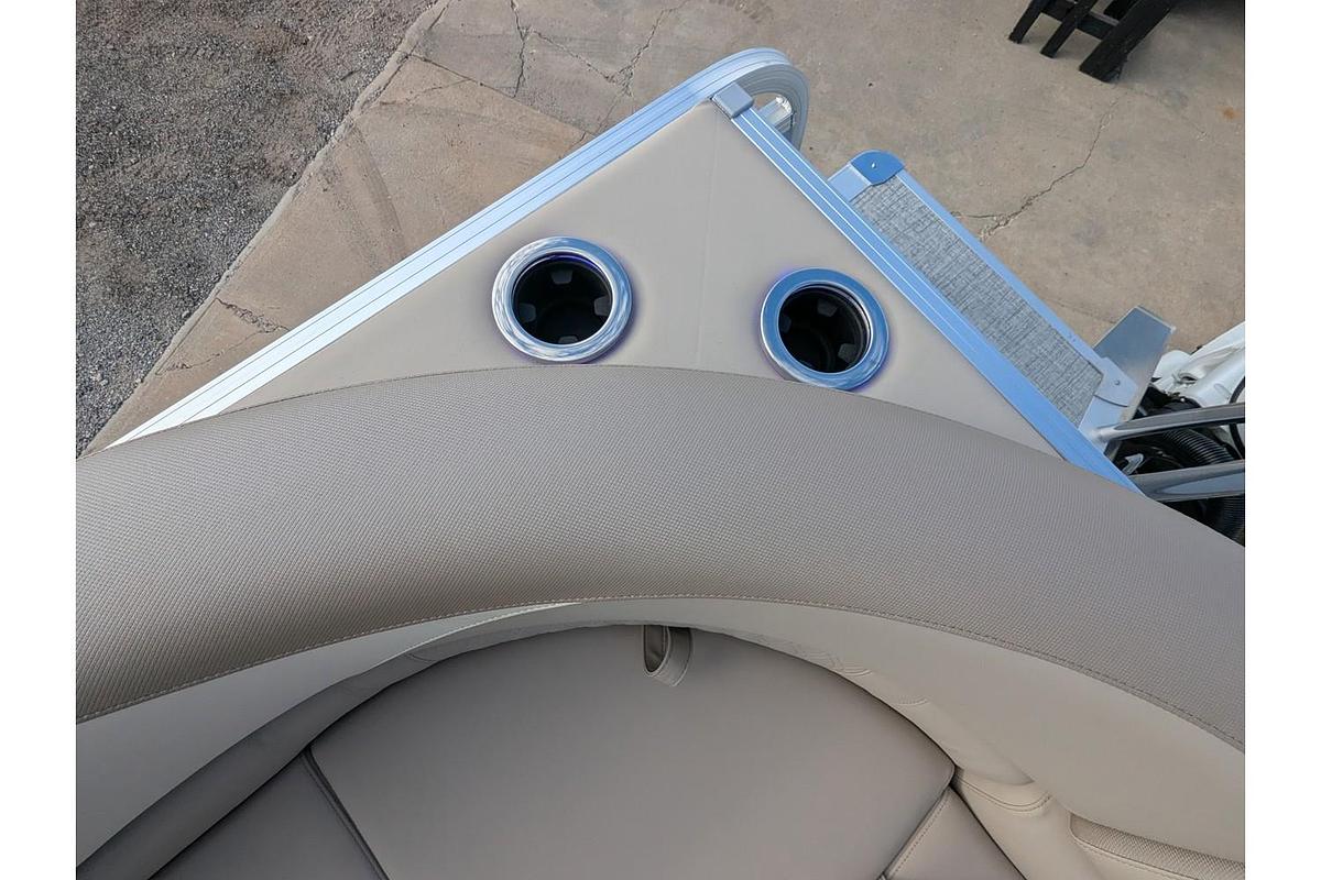 2026 Avalon 2385 LSZ Elite Windshield