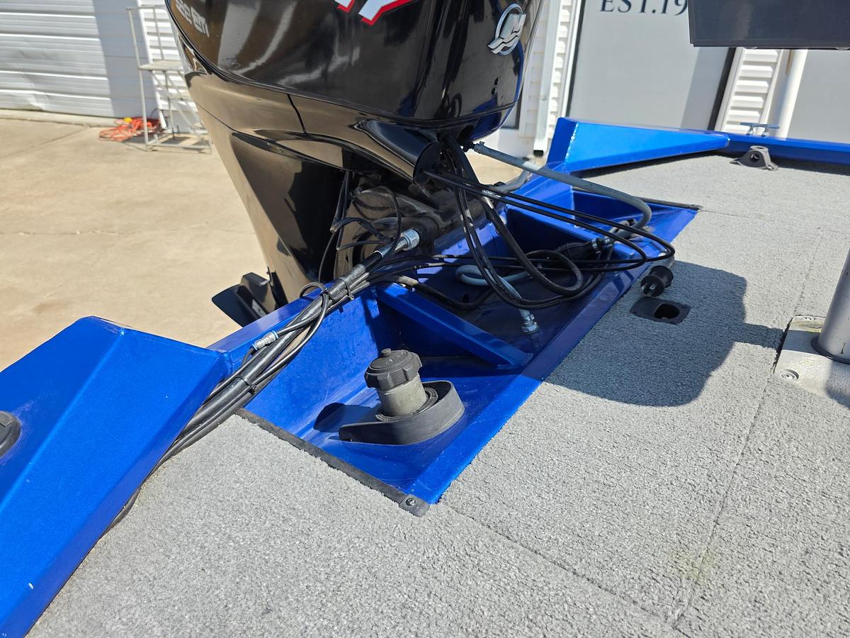 Used 2011 Tracker Pro Crappie 175