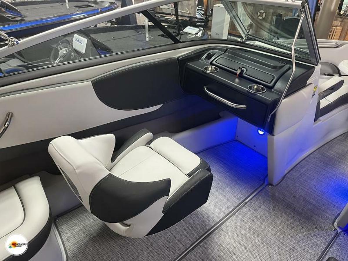 2024 Crownline 220 SS BELOW DEALER INVOICE