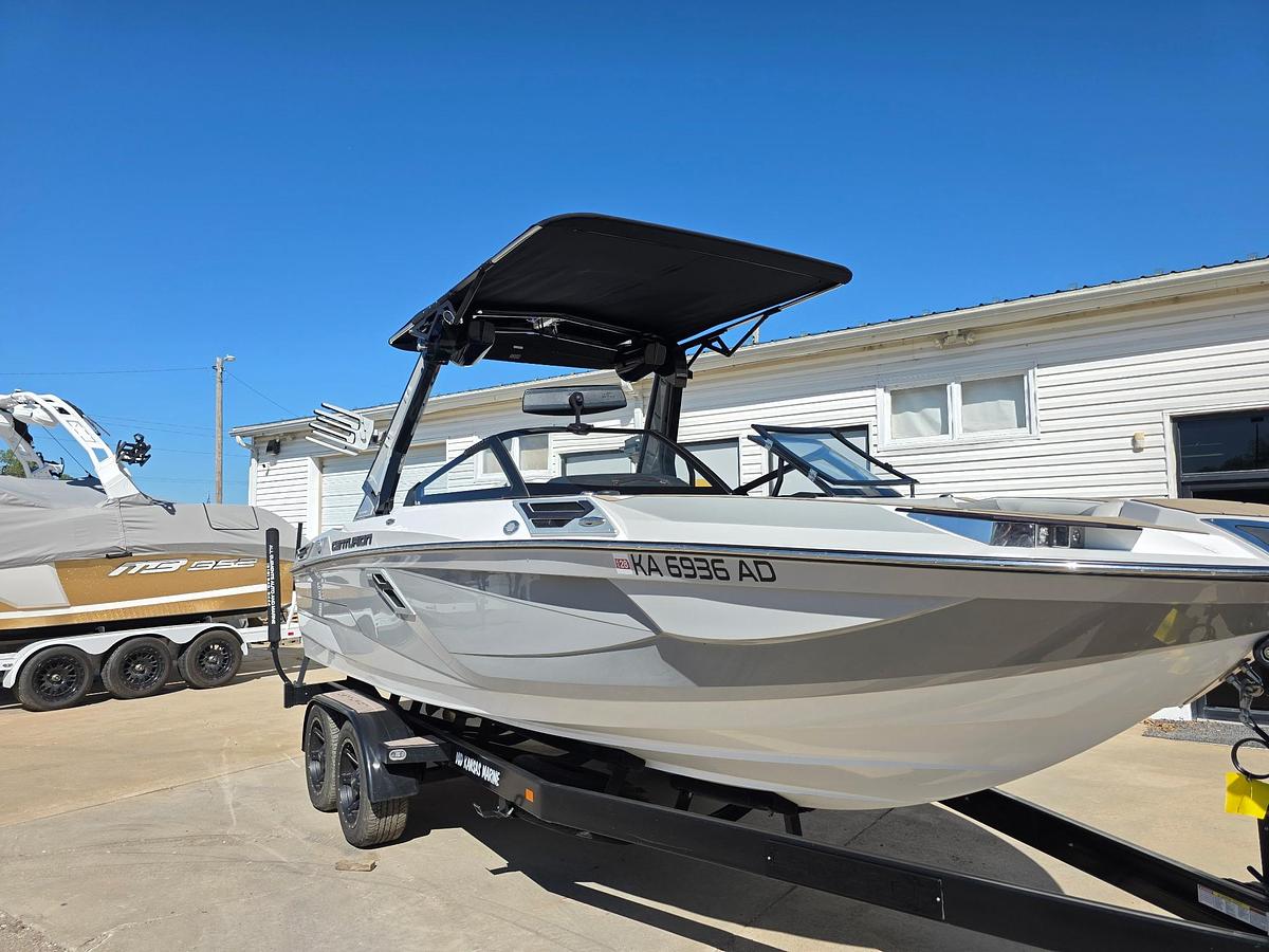 Used 2022 Centurion RI 230