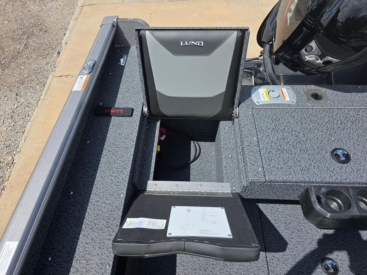 2027 Lund 1775 Impact XS Sport