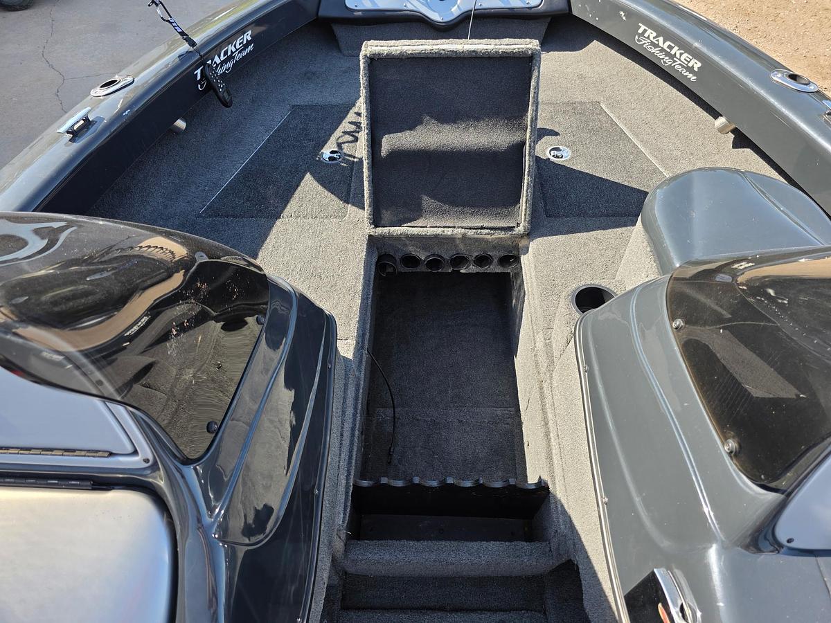 Used 2007 Tracker Tundra 18