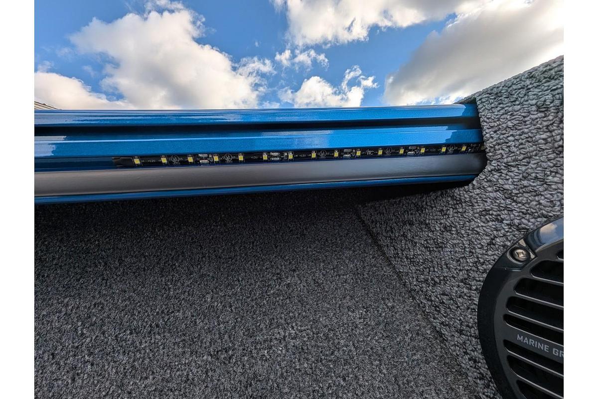 2026 Lund 1875 Crossover XS