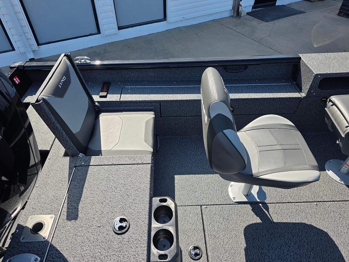 2027 Lund 1875 Impact XS Sport