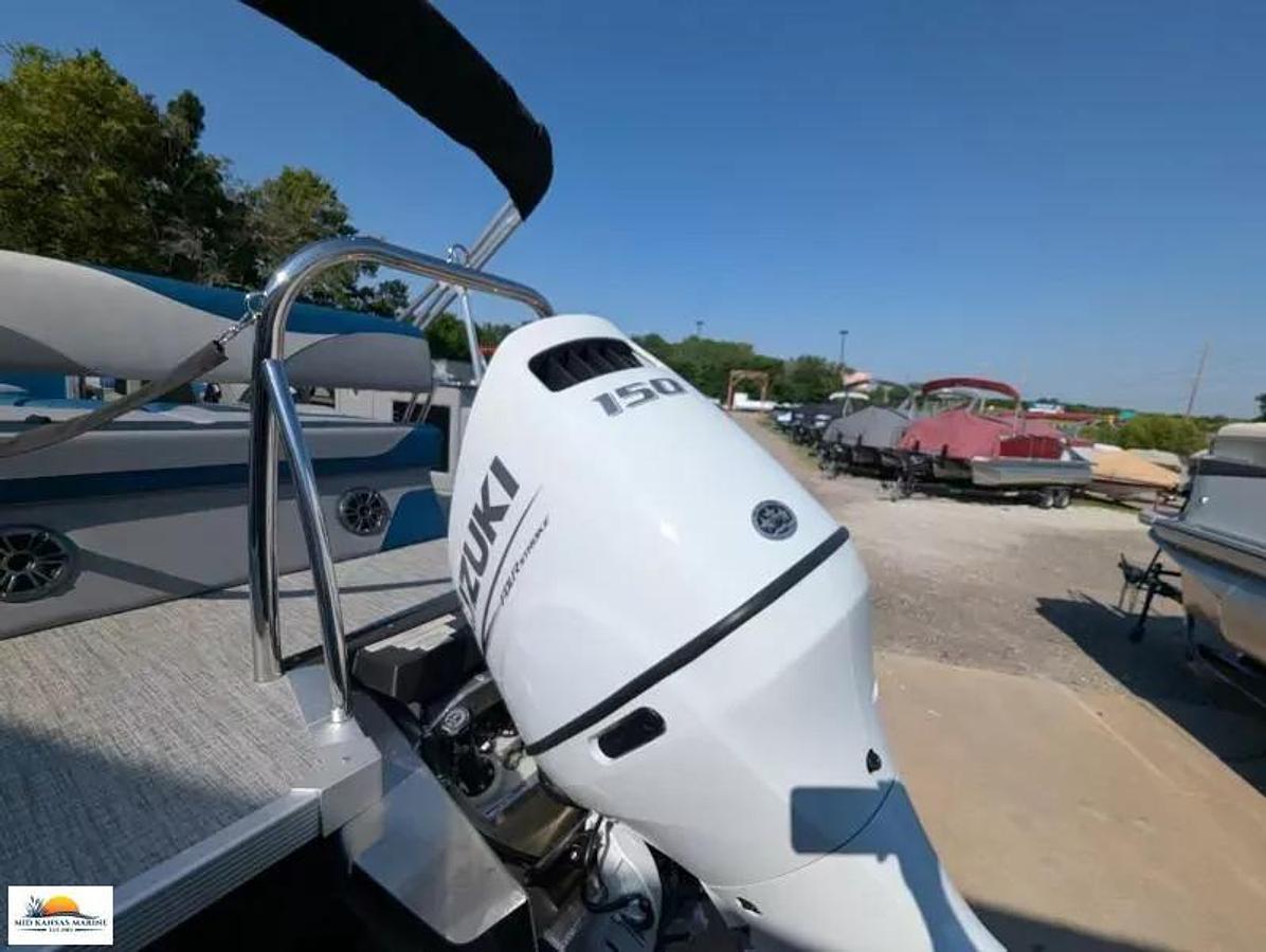 2026 Avalon 2185 LSZ Cruise Rear Bench Tritoon