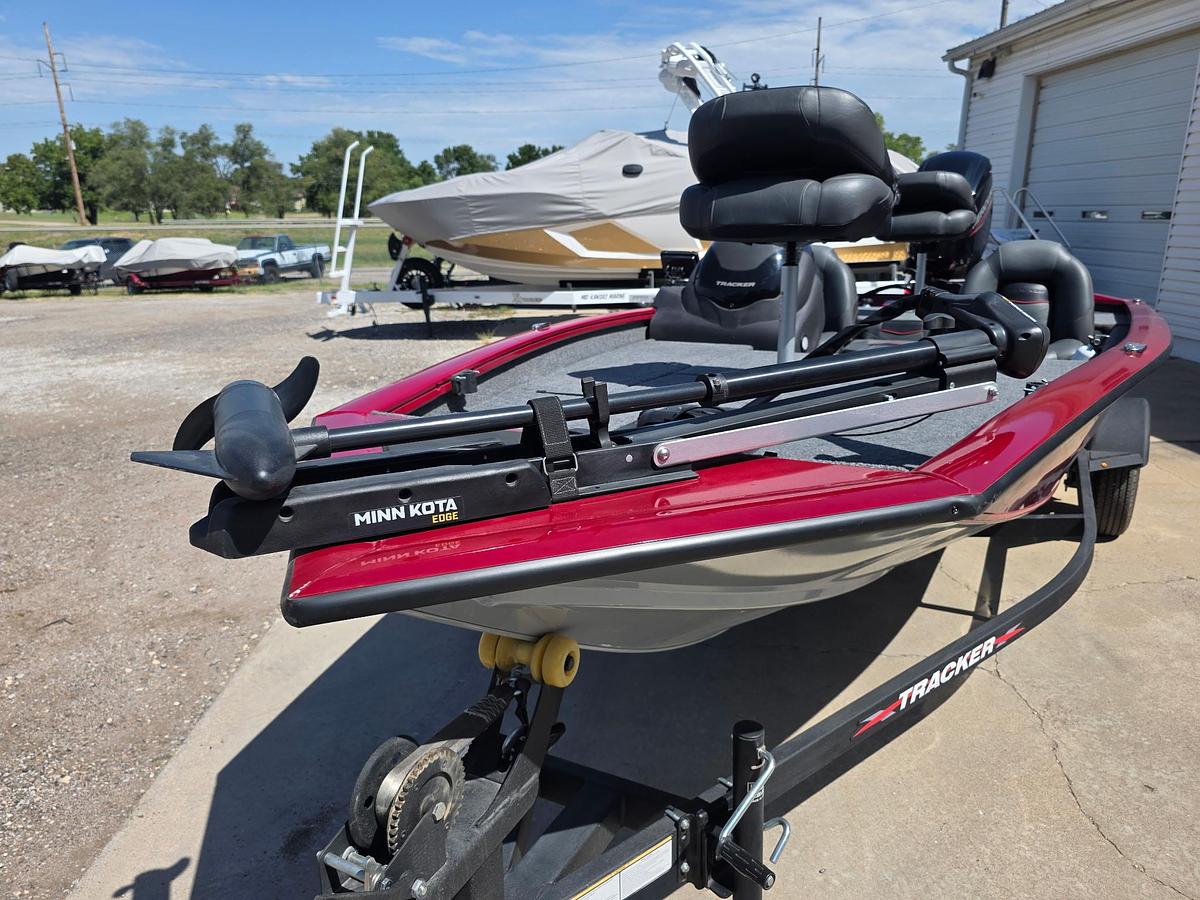 Used 2024 Bass Tracker Pro Team 175