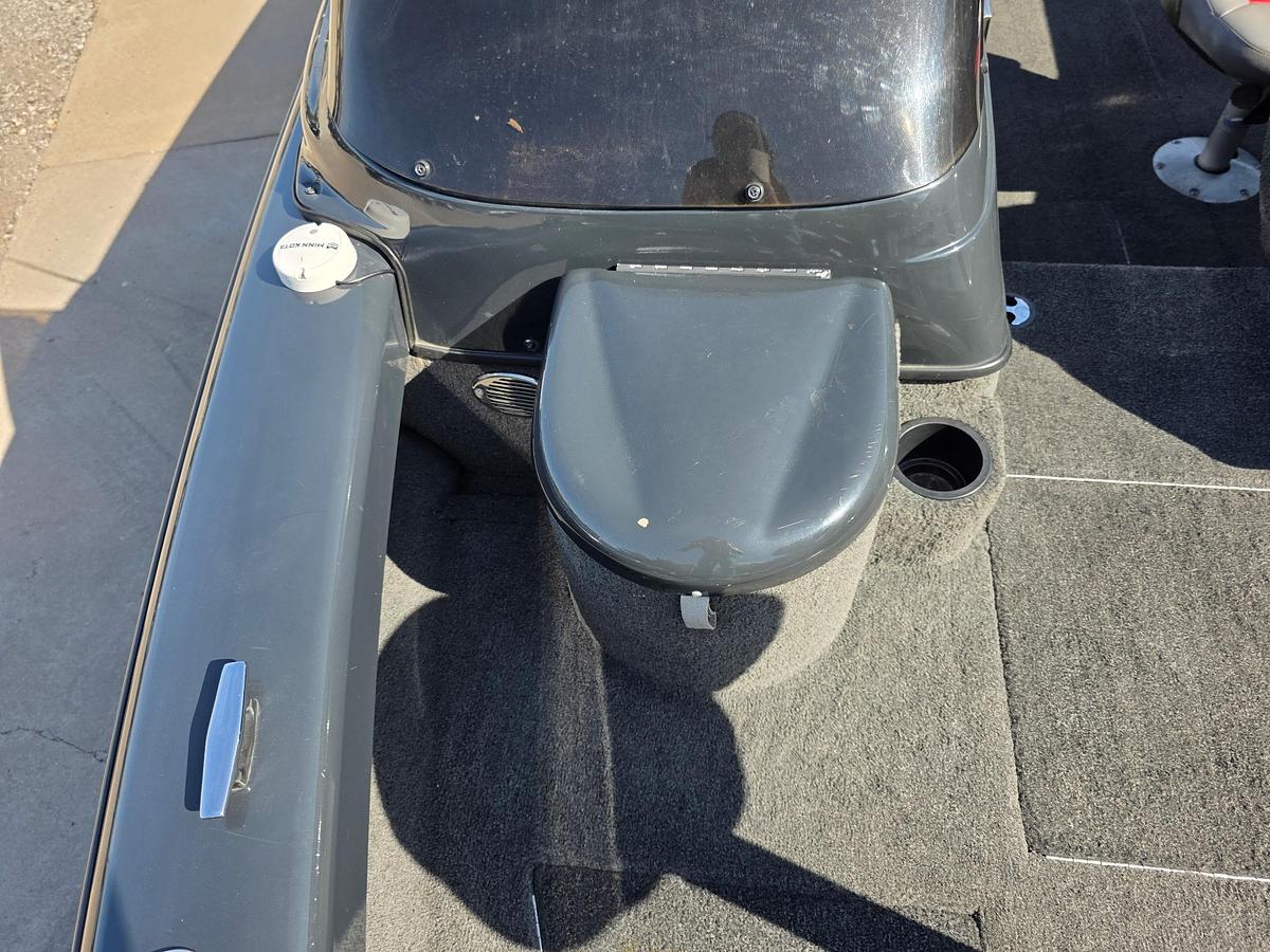 Used 2007 Tracker Tundra 18