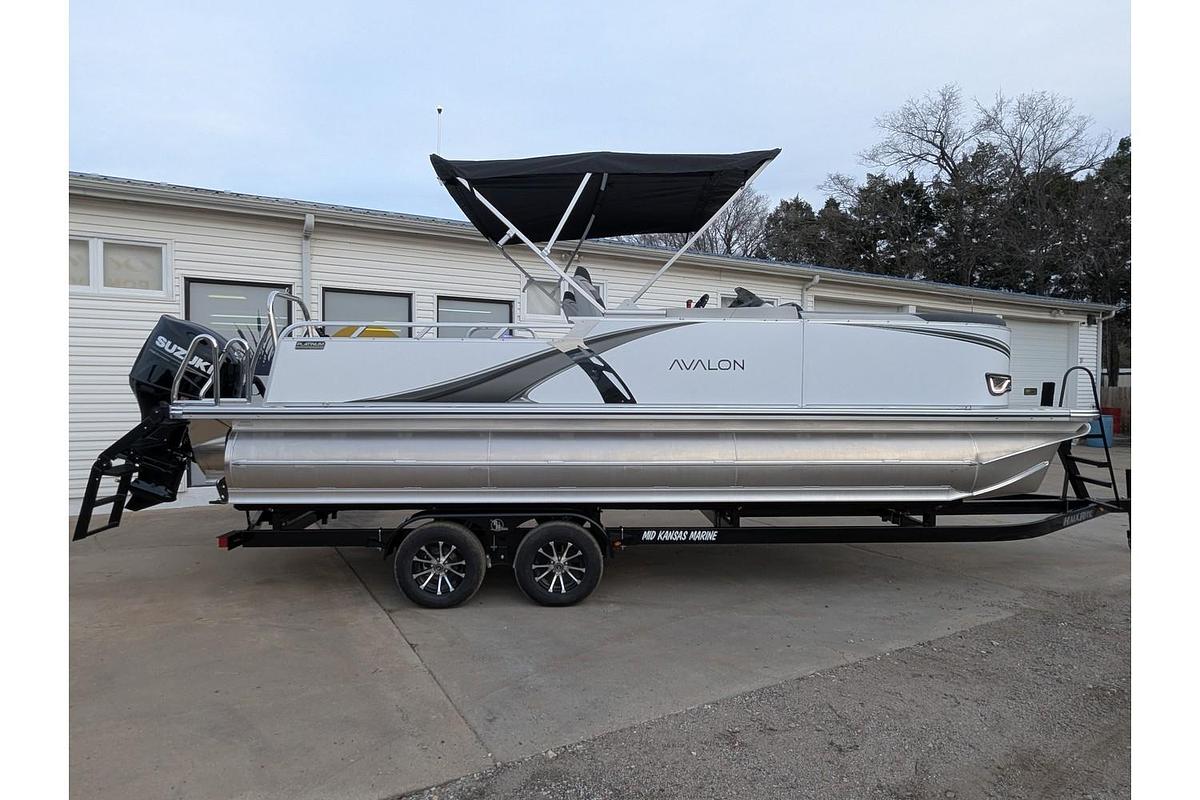 2026 Avalon 2385 LSZ Versatile Rear Bench