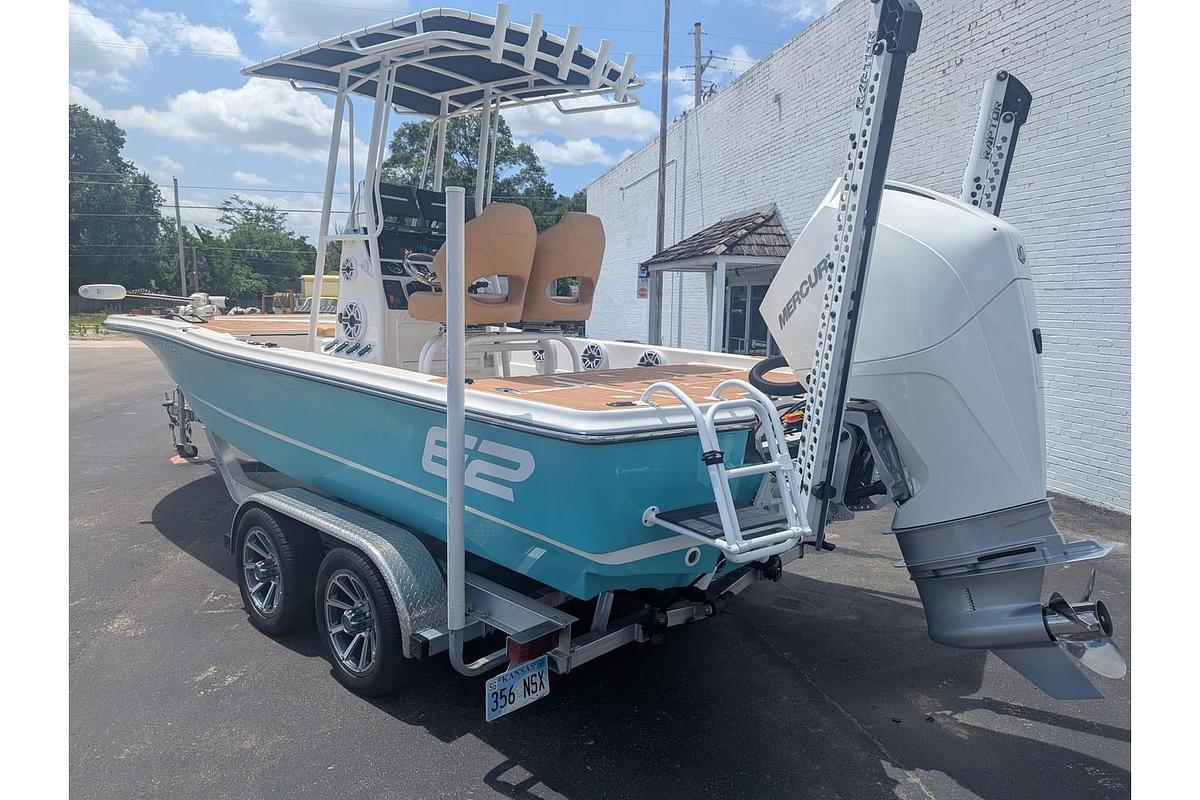 Used 2018 Epic Boats 22 Bay