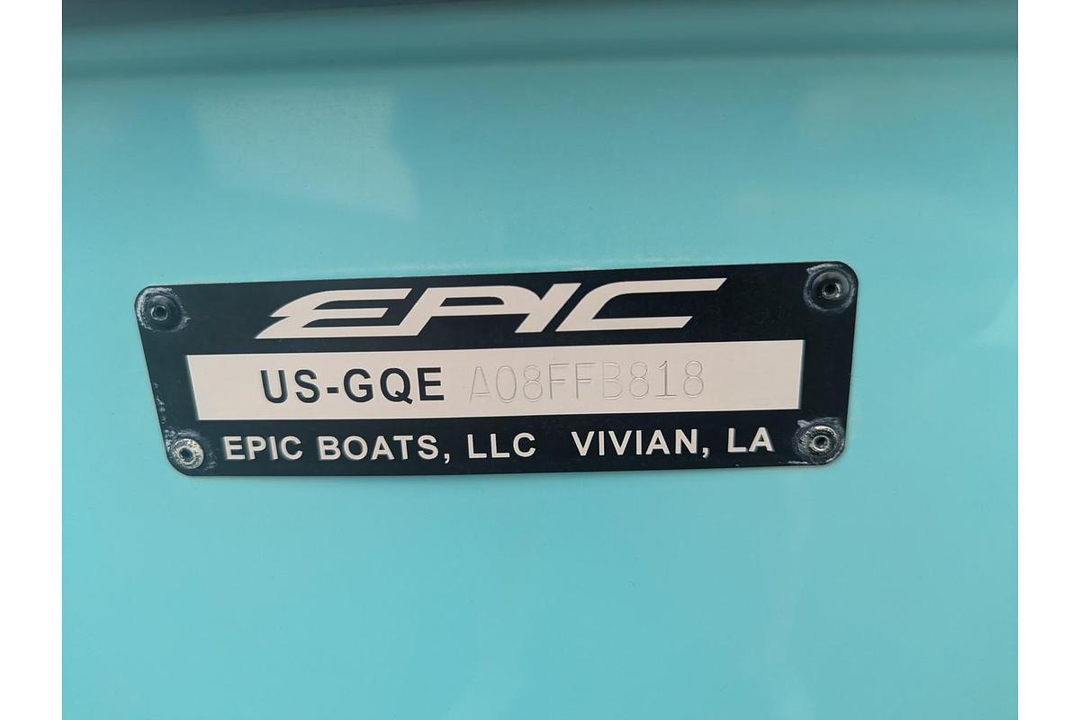 Used 2018 Epic Boats 22 Bay