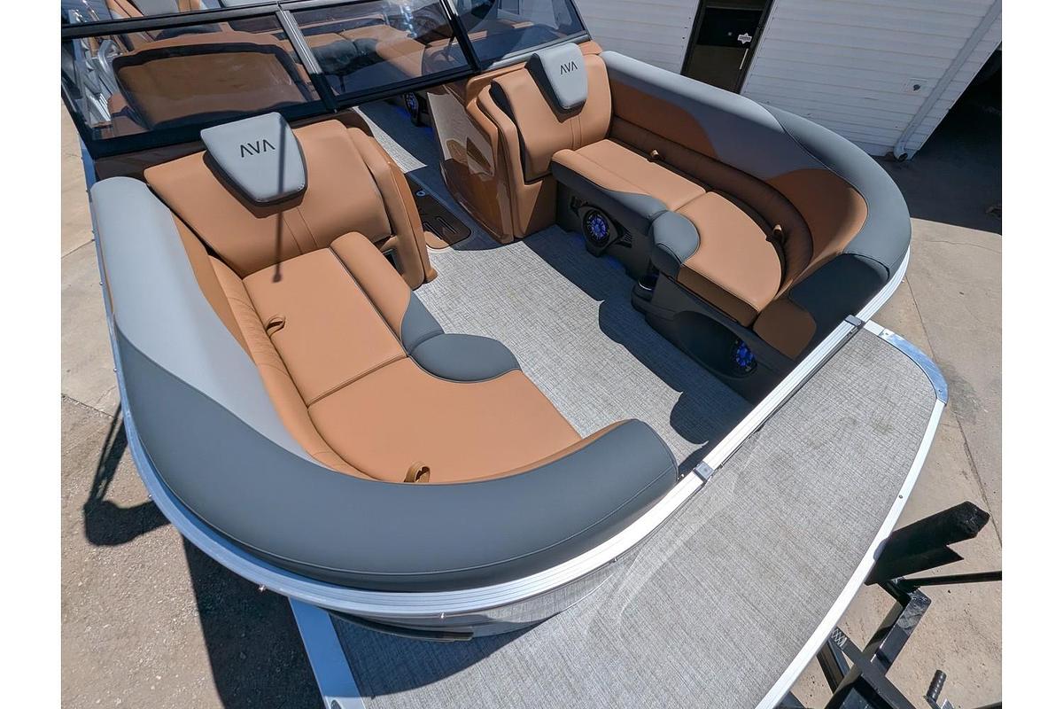 2026 Avalon 25E85 LSZ Versatile Rear Bench Windshield Tritoon