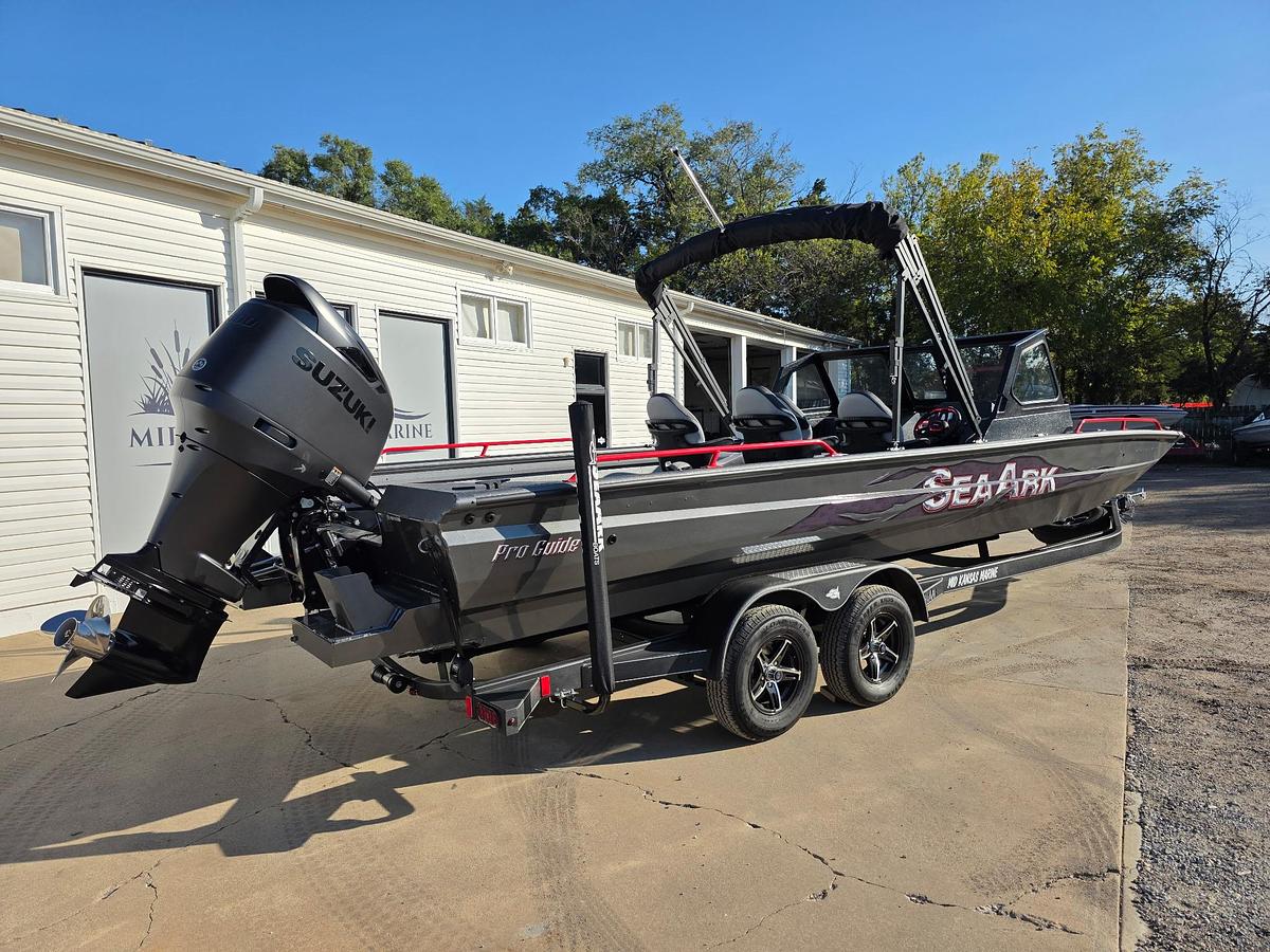 2027 SeaArk Proguide